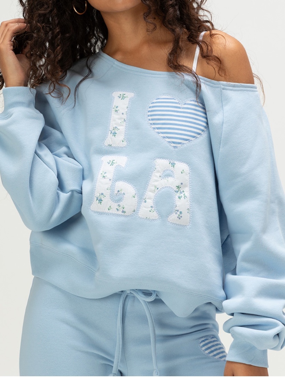 Full Tilt Light Blue Off-Shoulder 'I ♥ LA' Appliqué Sweatshirt